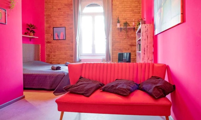 Belso-Ferencvaros Apartment | Raday pink · ★Boutique super-hero studio | Central ★