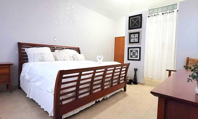 Hato Abajo House | Radioville Cozy Beach House