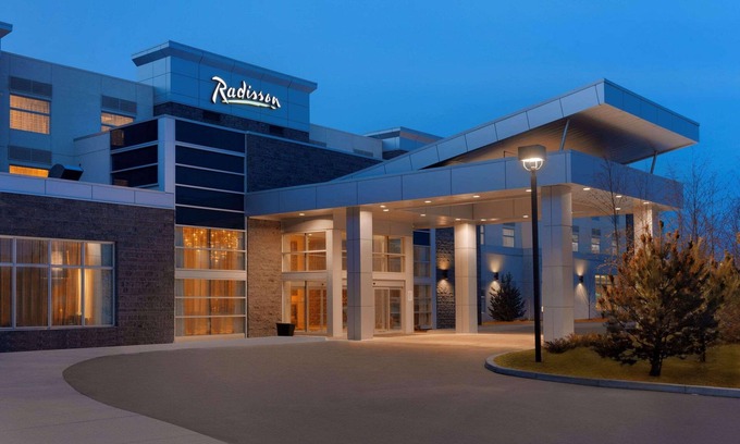 Calgary Hotel | Radisson Hotel & Conference Centre Calgary Airport