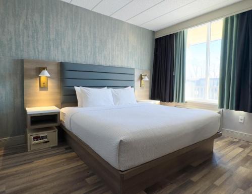 Saint-Laurent Hotel | Radisson Hotel Montreal Airport