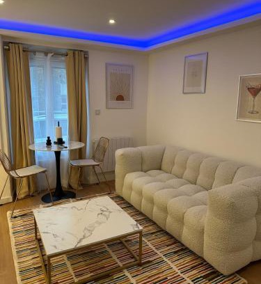 Saulx-les-Chartreux House | Raffinement Absolu