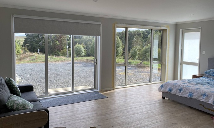Raglan Apartment | Raglan Hideaway (Te Uku)