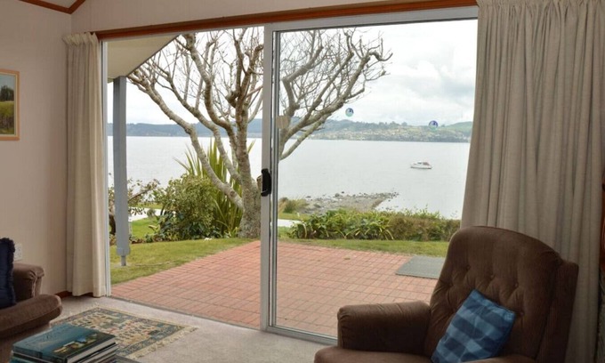 Rainbow Point House | Rainbow Drive · Lakefront prime location in Rainbow Point - fab!