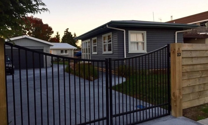 Rainbow Point House | Rainbow Family Retreat - Two dwellings