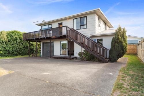 Rainbow Point House | Rainbow Lake House - Lake Taupō Holiday Home