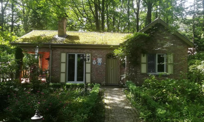 Ursel House | Rainbow Lodge