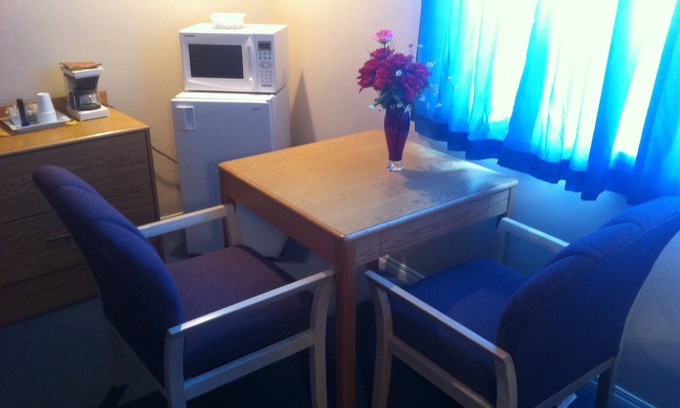 Swift Current Hotel | Rainbow Motel