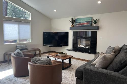 Kings Beach House | Rainbow Retreat