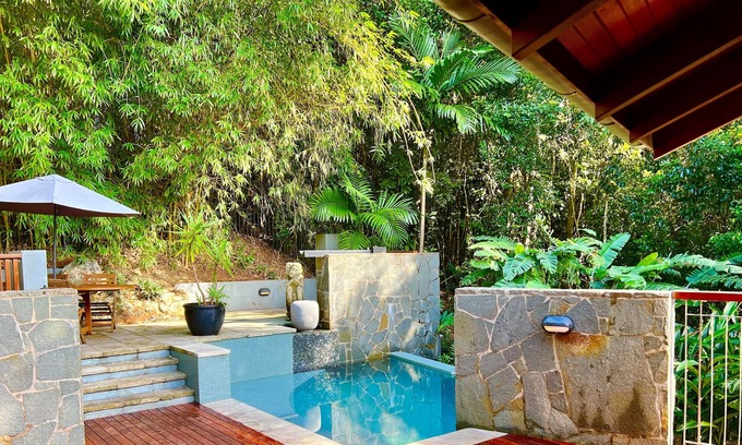 Kamerunga House | Rainforest Treetops Home + Infinity Edge Pool Riverside 4 Poster Daybed +100Mbs