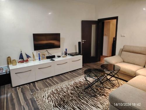 Ruse Apartment | Rainie Ruse