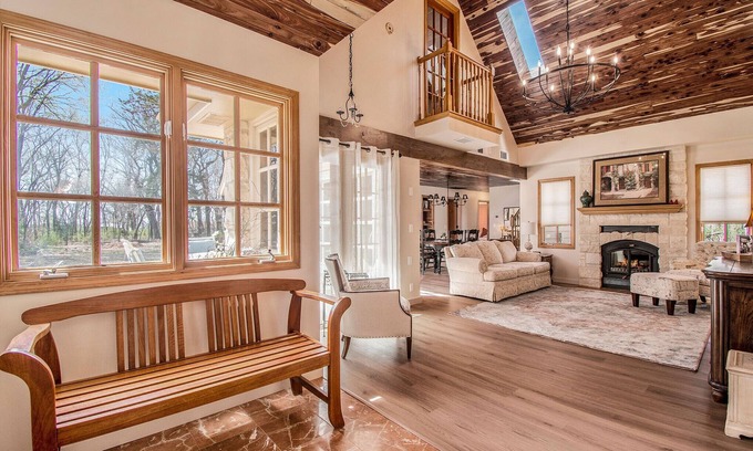 Omaha House | Rainwood Cottage in the woods, on a working farm near Lake Cunningham I680 close