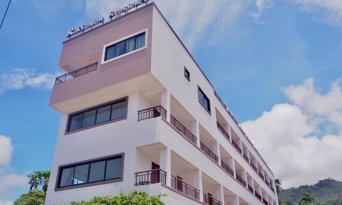 Khuekkhak Hotel | Rakkawan Residence