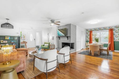 Cameron Village House | Raleigh's Most Wanted - Relax, Games, & Cozy Comfort