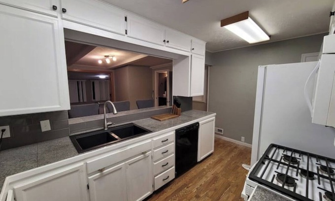 South Central Omaha House | Ralston Cottage Vibes with HUGE family room