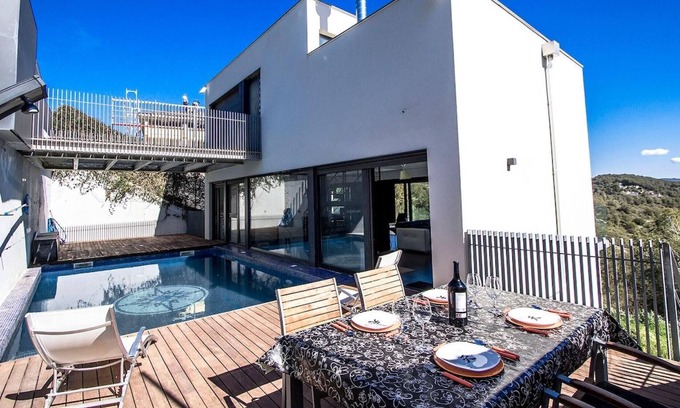 Costa Cunit Villa | Ramón Castellet i la Gornal Ref 561.224 Villa Rica