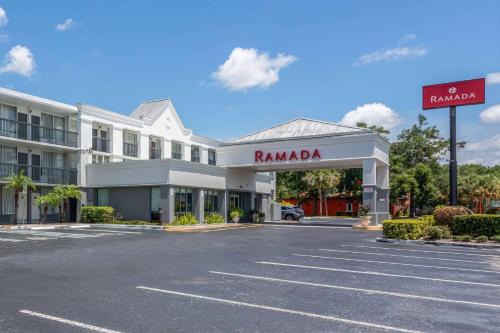 Altamonte Springs Hotel | Ramada by Wyndham Altamonte Springs Near I-4