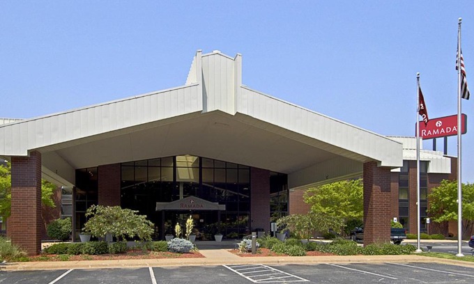 Bettendorf Hotel | Ramada by Wyndham Bettendorf