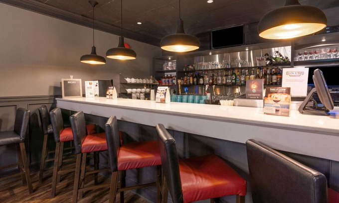 Coquitlam Hotel | Ramada by Wyndham Coquitlam