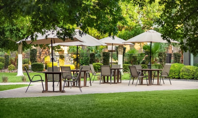 Amistad National Recreational Area Hotel | Ramada by Wyndham Del Rio