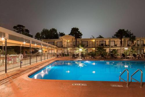 Humble Hotel | Ramada by Wyndham Houston Intercontinental Airport East