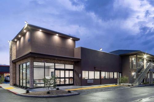 Modesto Hotel | Ramada by Wyndham Modesto Yosemite Area