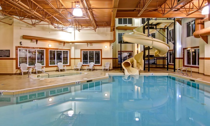 Ponoka Hotel | Ramada by Wyndham Ponoka