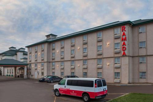 Red Deer Hotel | Ramada by Wyndham Red Deer Hotel & Suites