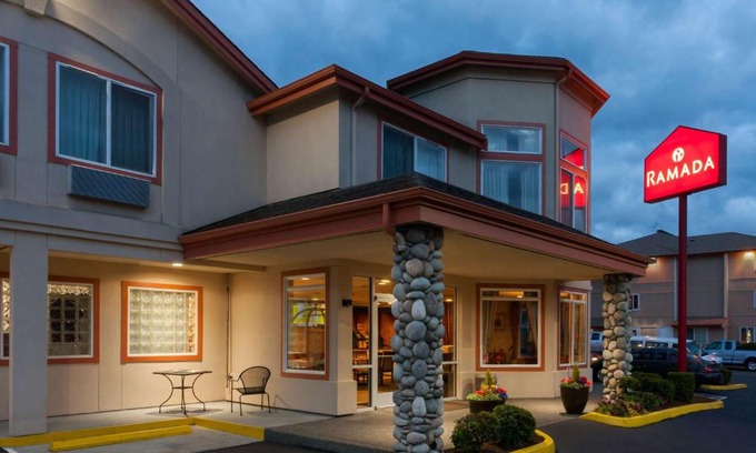 Tukwila Hotel | Ramada by Wyndham SeaTac Airport North