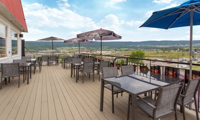 Williams Lake Hotel | Ramada by Wyndham Williams Lake