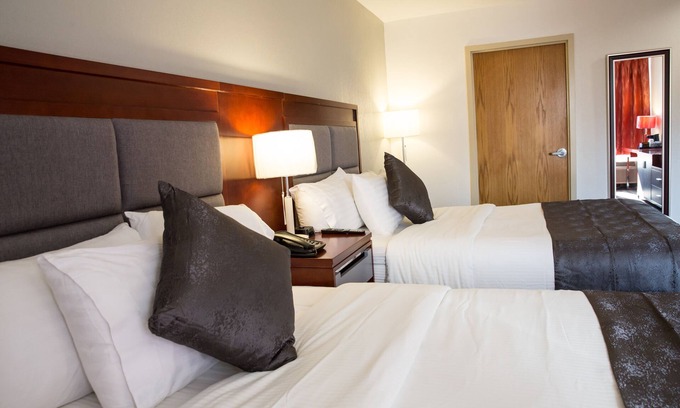 Wheeling Hotel | Ramada Plaza by Wyndham Chicago North Shore