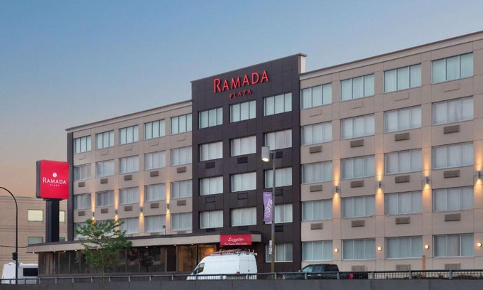 Cote-Des-Neiges—Notre-Dame-De-Grace Hotel | Ramada Plaza by Wyndham Montreal