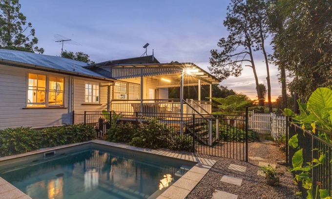 Witta House | Rambling Roses Summar