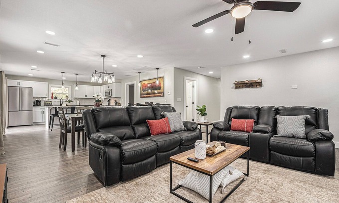 Grandview House | Ranch Haven | 8m-> Belton, Vry Private | 857 Mbps