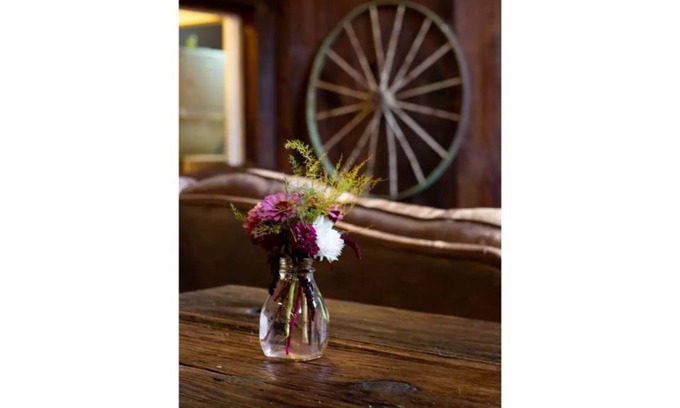 Days Creek House | Ranch House #2 2BR- Farm Tours- Near Crater Lake