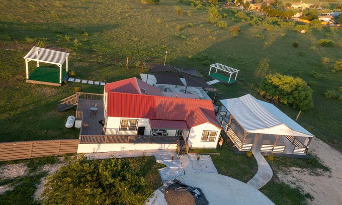 Del Valle Other | Ranch house price is for house only Special pricing for parties & events