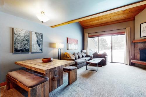 Black Butte Ranch Apartment | Ranch Retreat #30 + #31