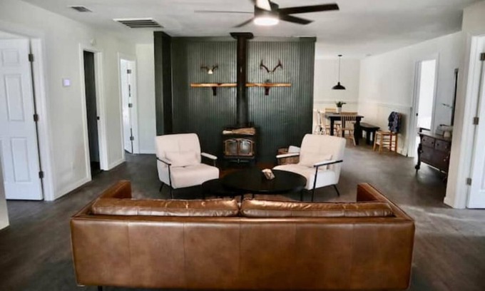 Lampasas House | Ranch Retreat