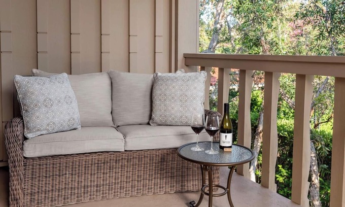 Rancho Bernardo Hotel | Rancho Bernardo Inn King Room with Lush Garden or Fountain View