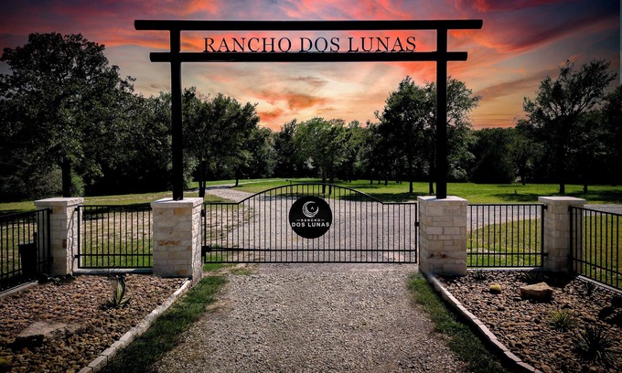 Bryan Other | Rancho Dos LunasnNewly renovated 40 acre ranch only 14 miles from Texas A&M