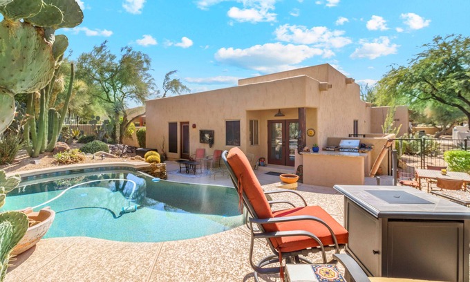 Miramonte House | Rancho Villa - Southwestern home in Rancho Manana
