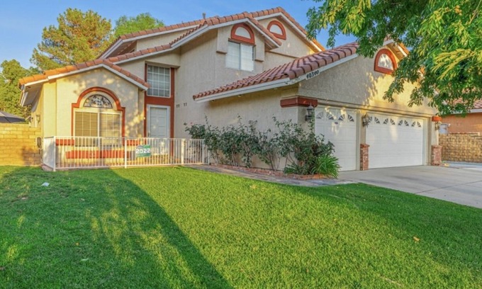 Palmdale House | Rancho Vista Villa