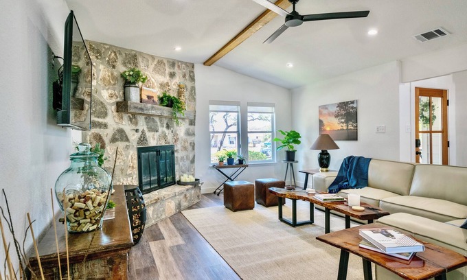 Johnson City House | Ranchview Retreat in the heart of Johnson City