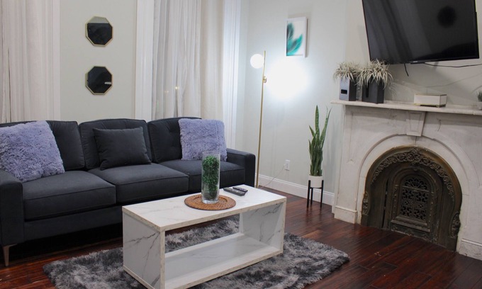 Albany Apartment | ★ RARE 1BR Apt with Character GREAT Location! W/D★