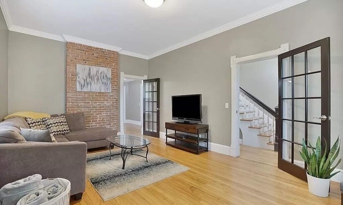 Metro Center House | Rare, Brick 6-bedroom Row house within minutes of Marvelous Springfield's