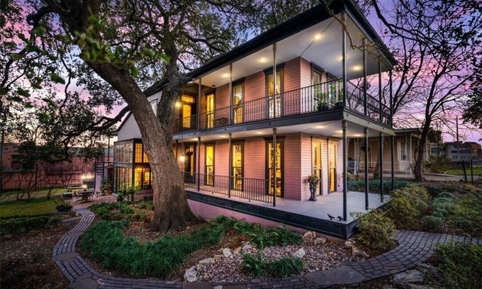 Central East Austin House | RARE East Austin Victorian Home - Walk to Downtown