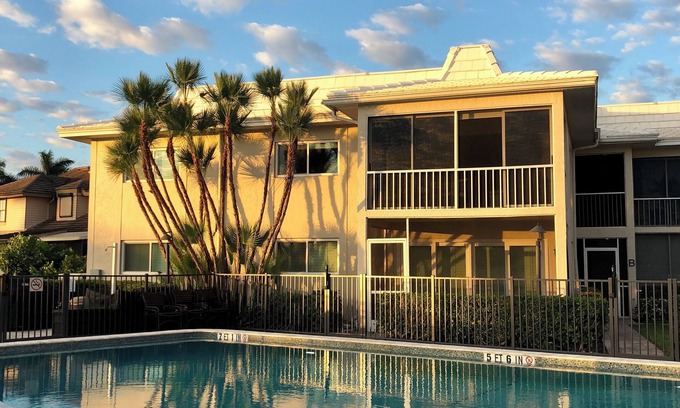 Park Shore Condo | Rare find for Dec-Jan: 2nd floor Parkshore condo