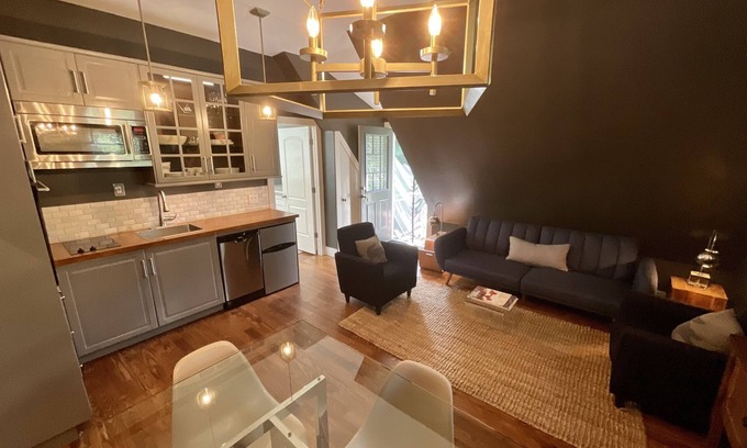Wading River House | RARE FIND: IMMACULATE COTTAGE at start of the North Fork Wine Country