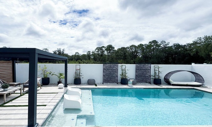 Citrus Park House | Rare Luxury 4-bedroom house in charming Tampa with WiFi, AC