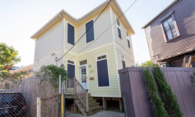 Esplanade Ridge House | Rare single home steps to Jazz Fest, a mile to the French Quarter, pet friendly