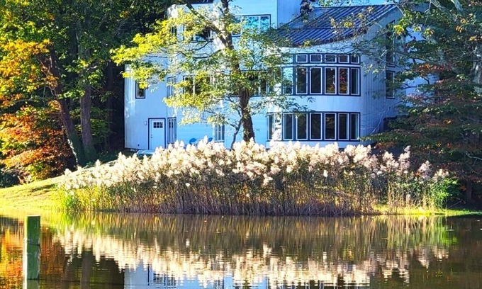Annapolis House | RATE REDUCTION FOR COMMISSIONING WEEK - Serene and Sophisticated 4 BR Waterfront Contemporary
